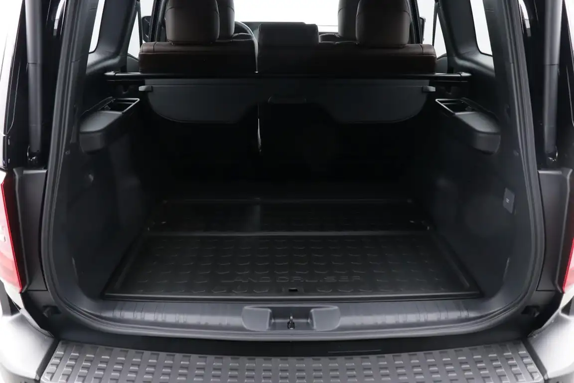 TOYOTA LAND CRUISER
