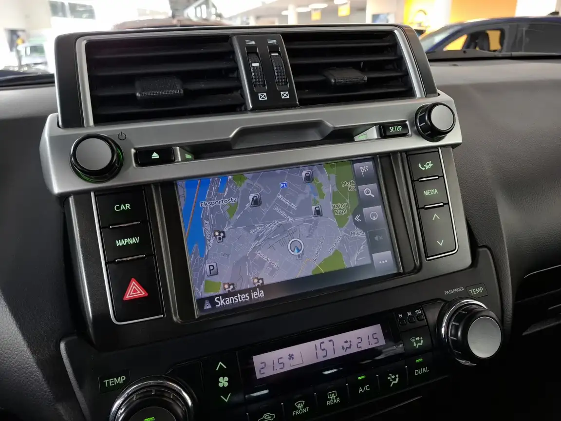 TOYOTA LAND CRUISER