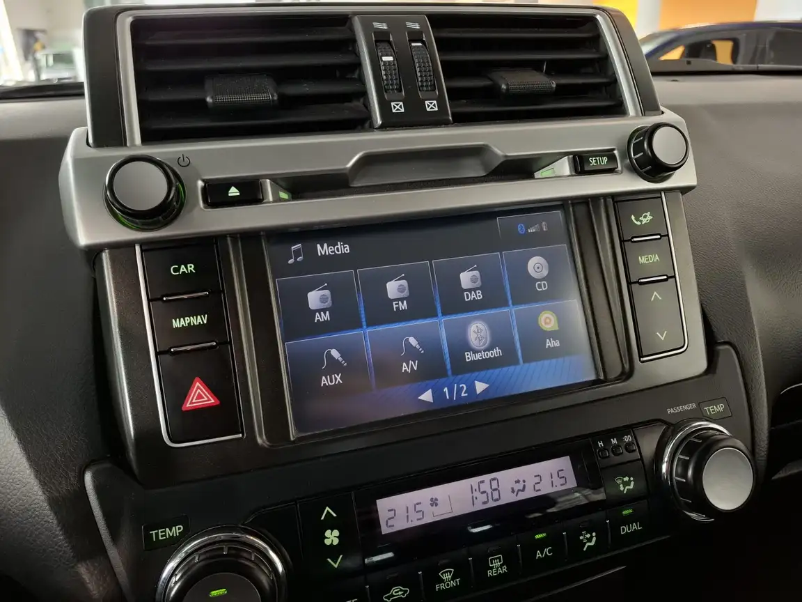 TOYOTA LAND CRUISER