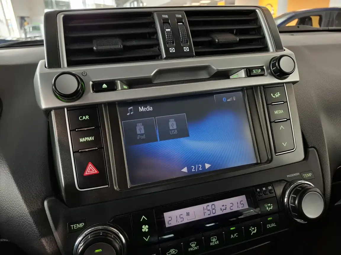 TOYOTA LAND CRUISER