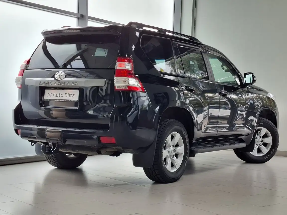 TOYOTA LAND CRUISER