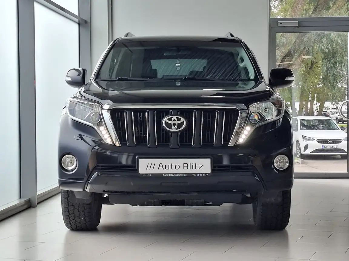 TOYOTA LAND CRUISER