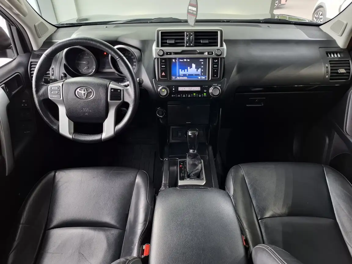 TOYOTA LAND CRUISER