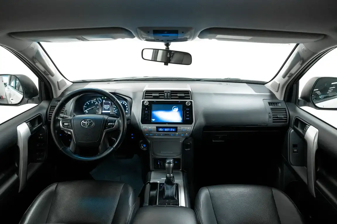TOYOTA LAND CRUISER