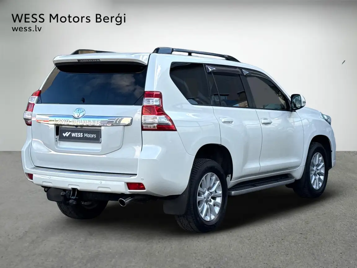 TOYOTA LAND CRUISER