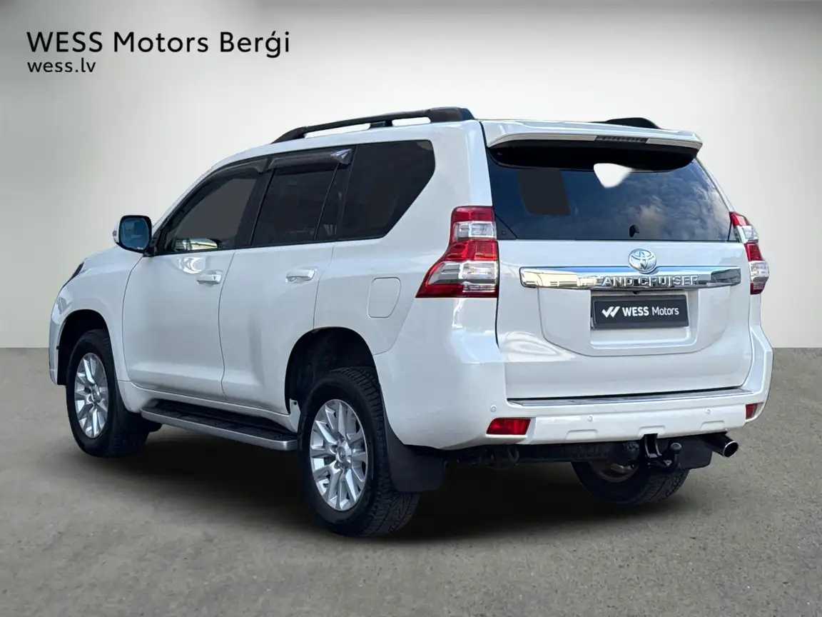 TOYOTA LAND CRUISER