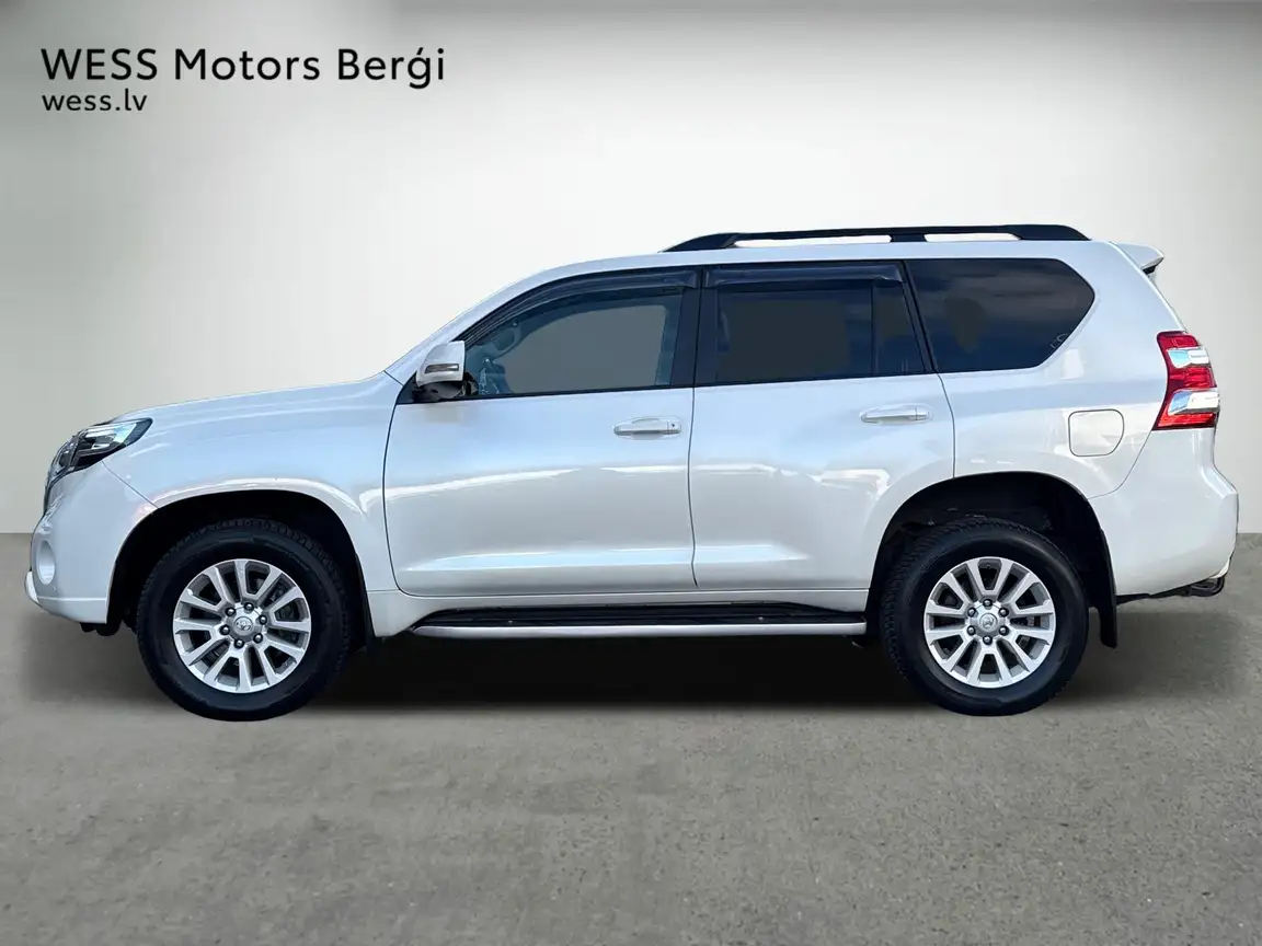 TOYOTA LAND CRUISER