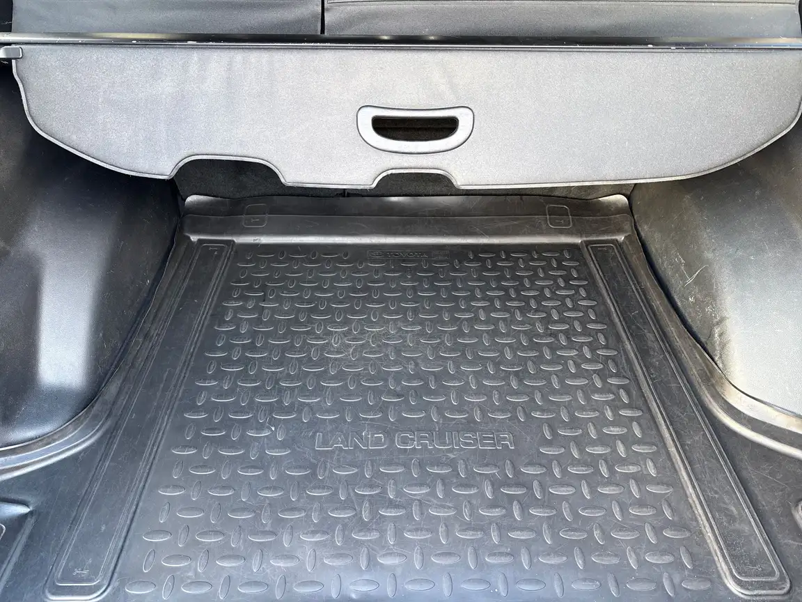 TOYOTA LAND CRUISER