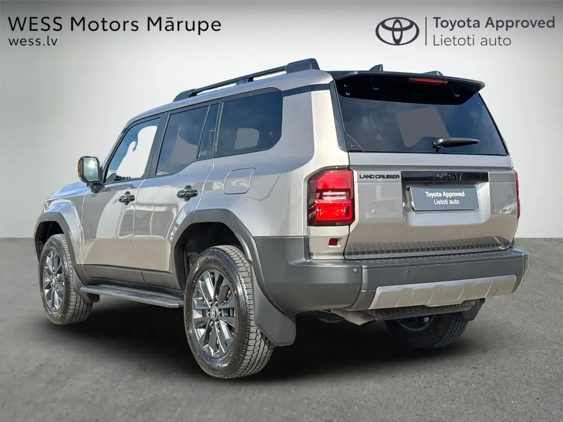 TOYOTA LAND CRUISER