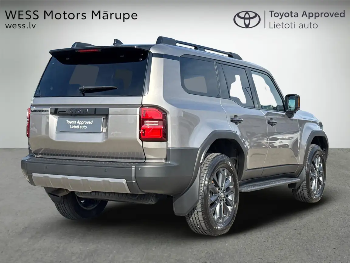 TOYOTA LAND CRUISER