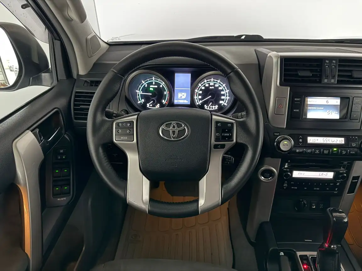 TOYOTA LAND CRUISER