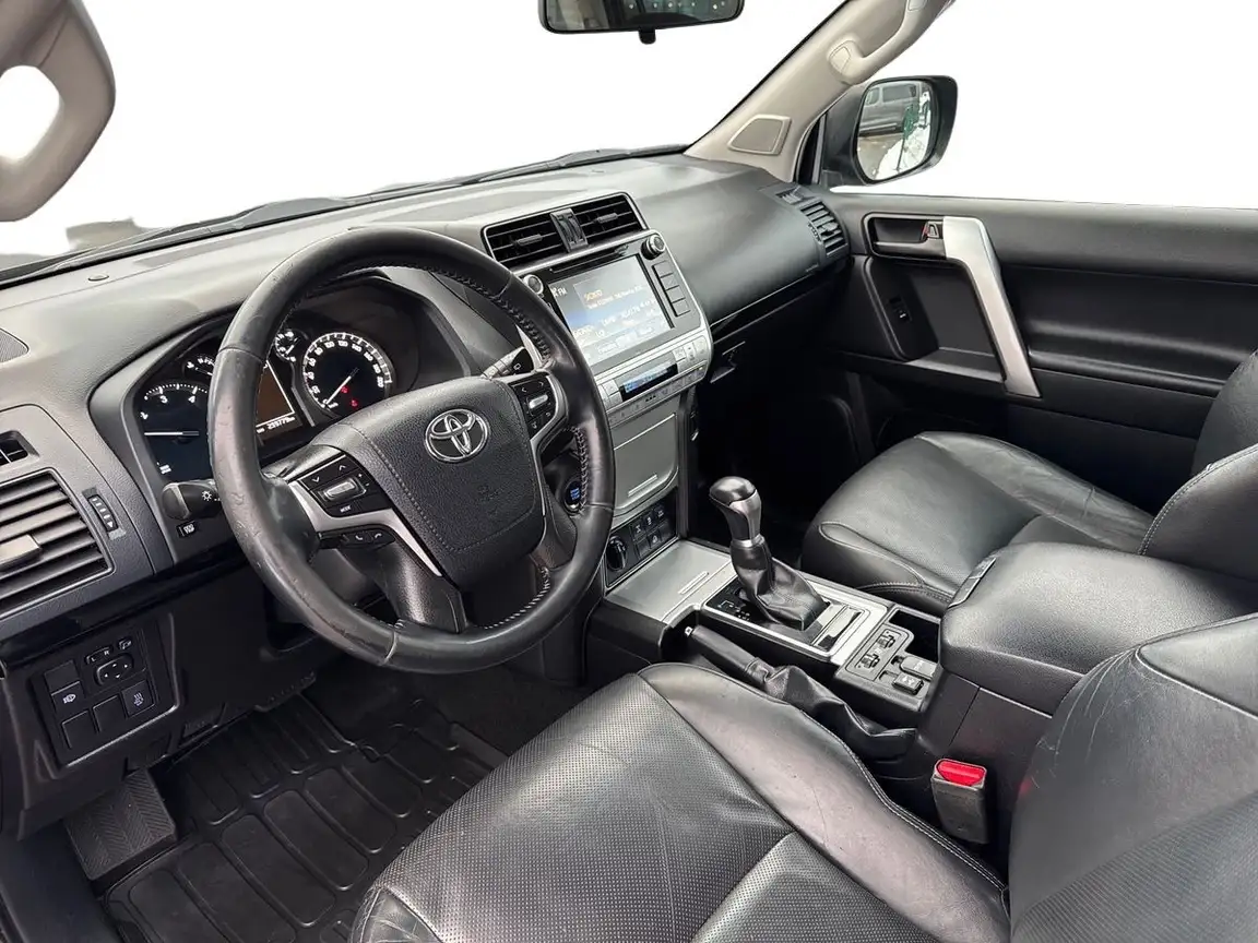 TOYOTA LAND CRUISER