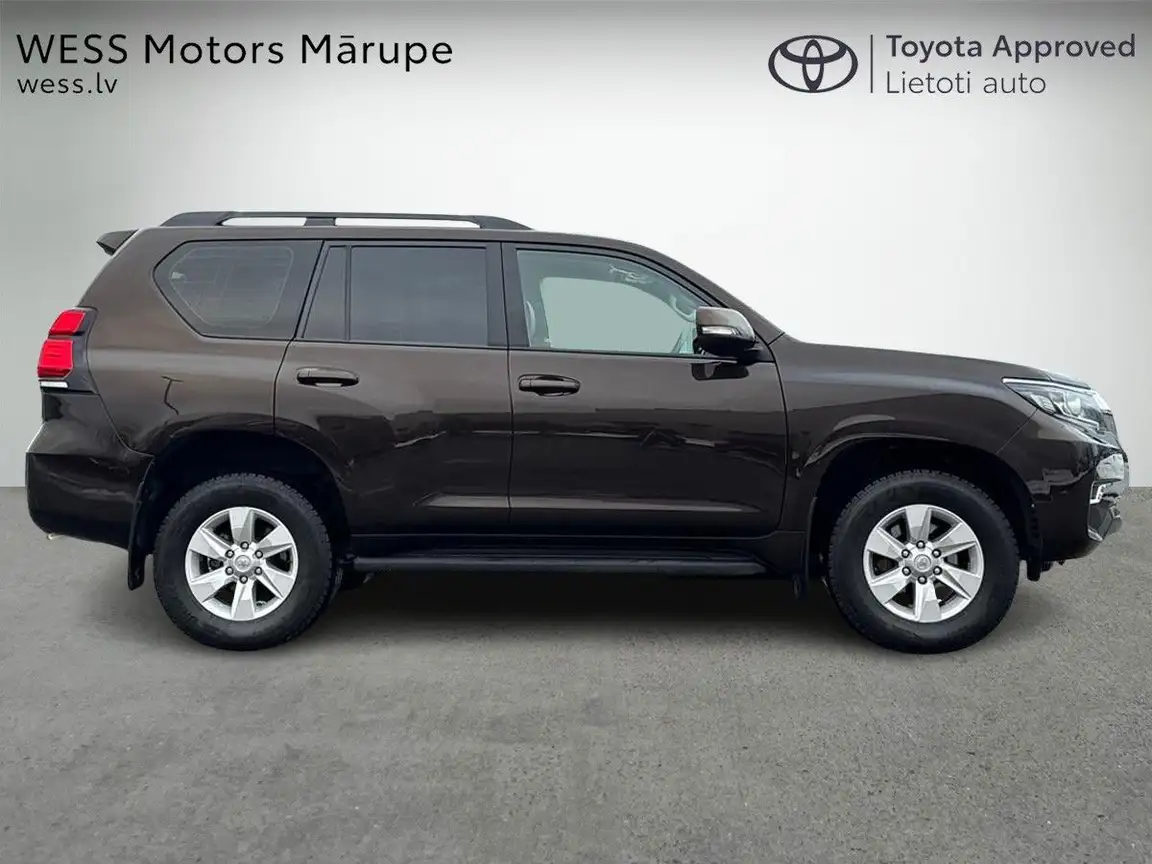 TOYOTA LAND CRUISER
