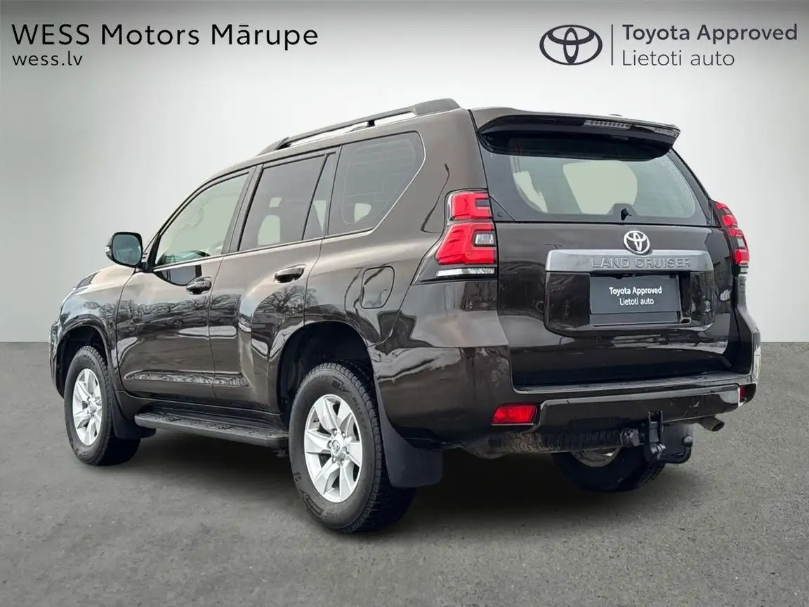 TOYOTA LAND CRUISER