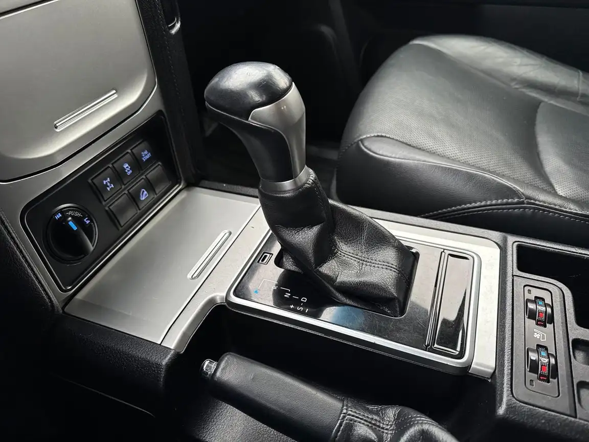 TOYOTA LAND CRUISER