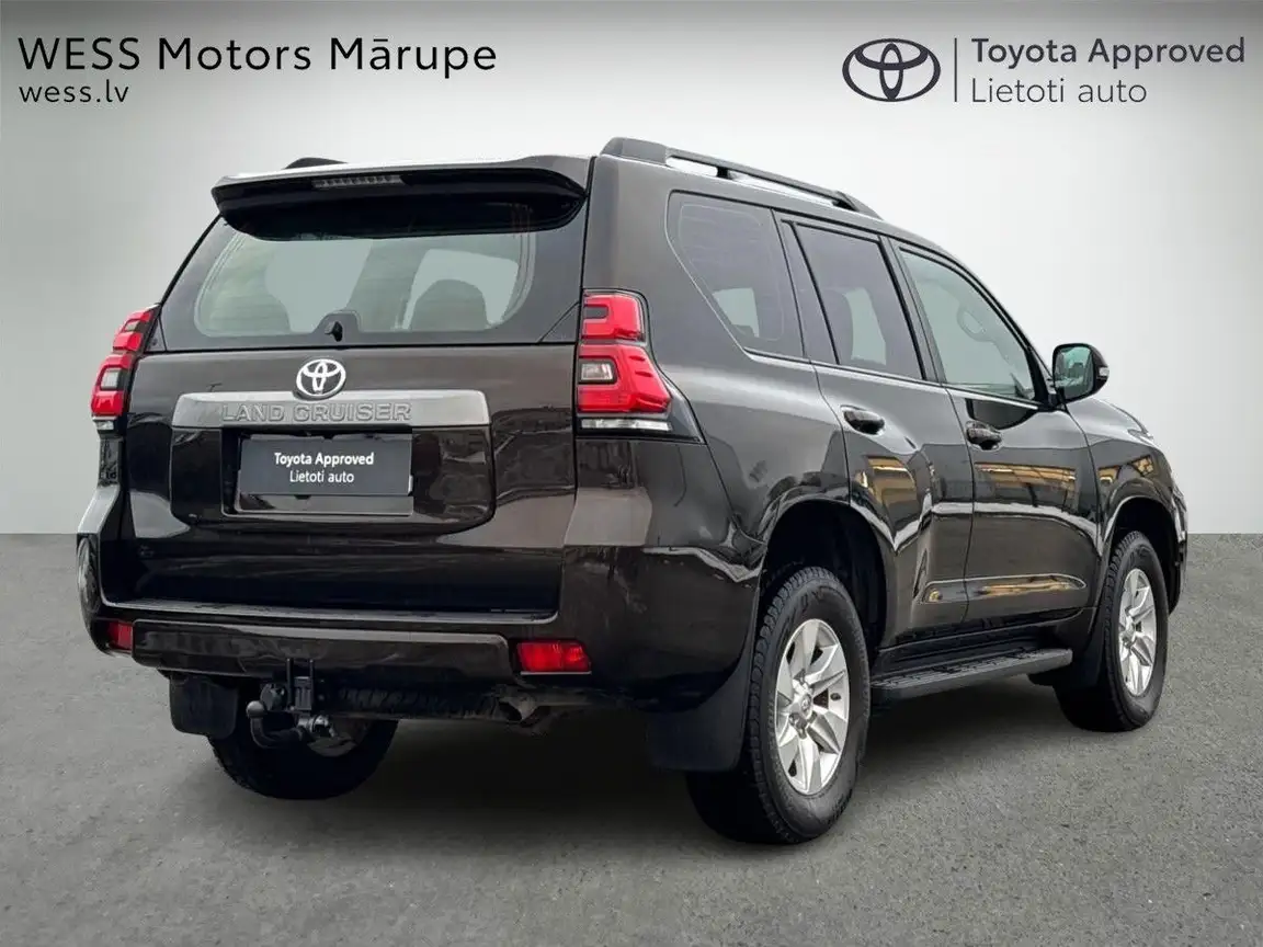 TOYOTA LAND CRUISER