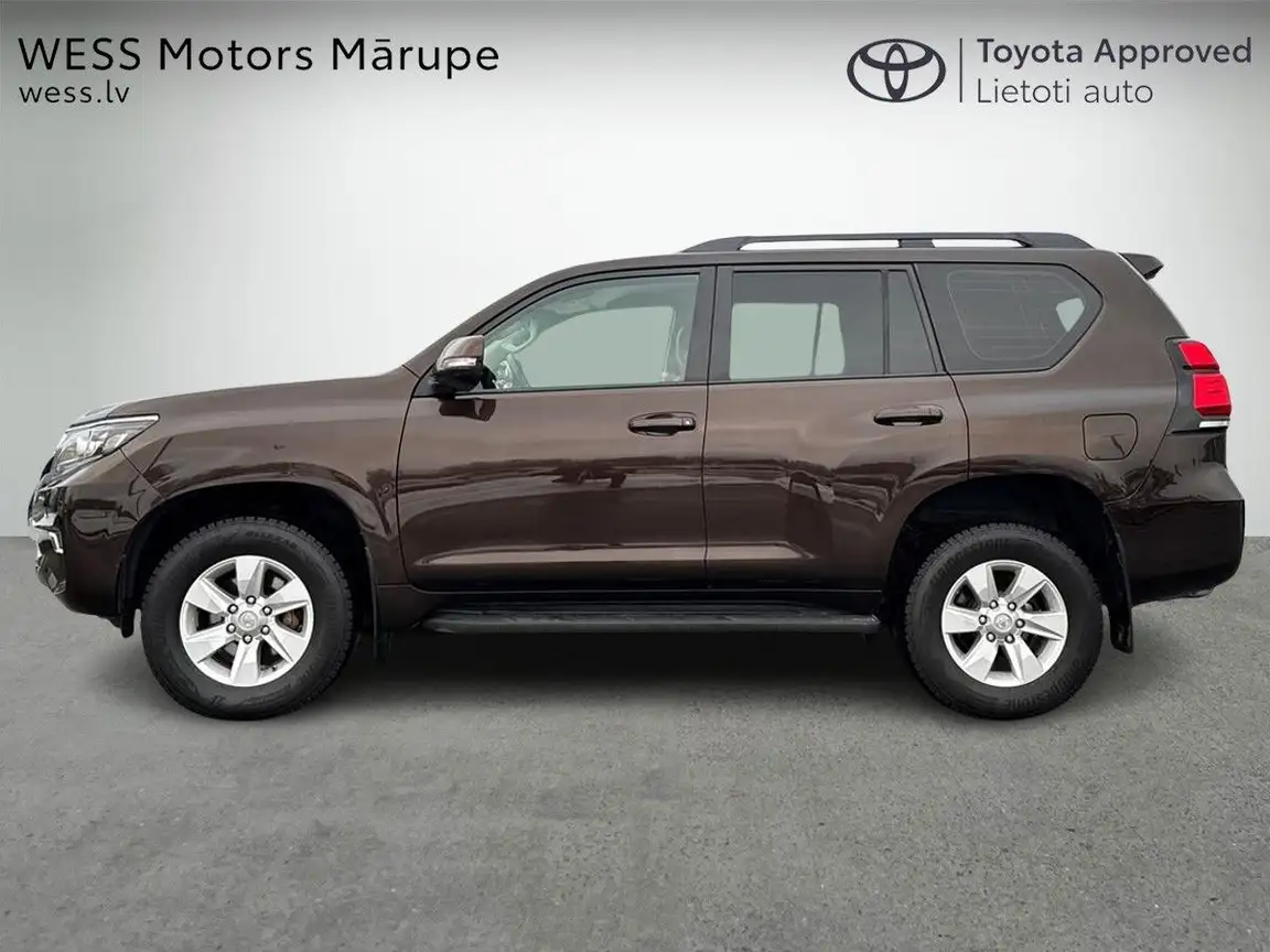 TOYOTA LAND CRUISER
