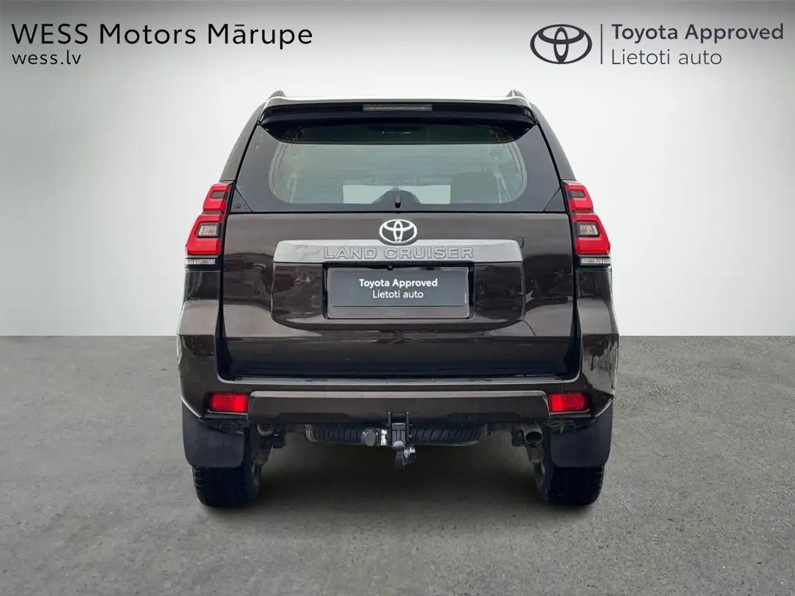 TOYOTA LAND CRUISER