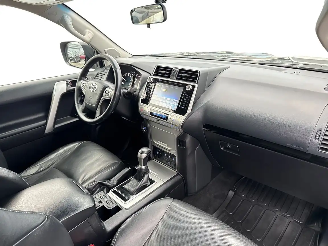 TOYOTA LAND CRUISER