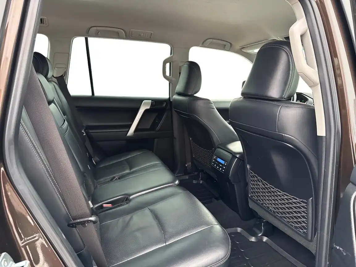 TOYOTA LAND CRUISER
