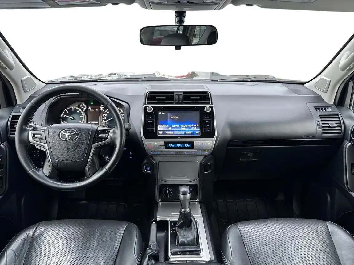 TOYOTA LAND CRUISER