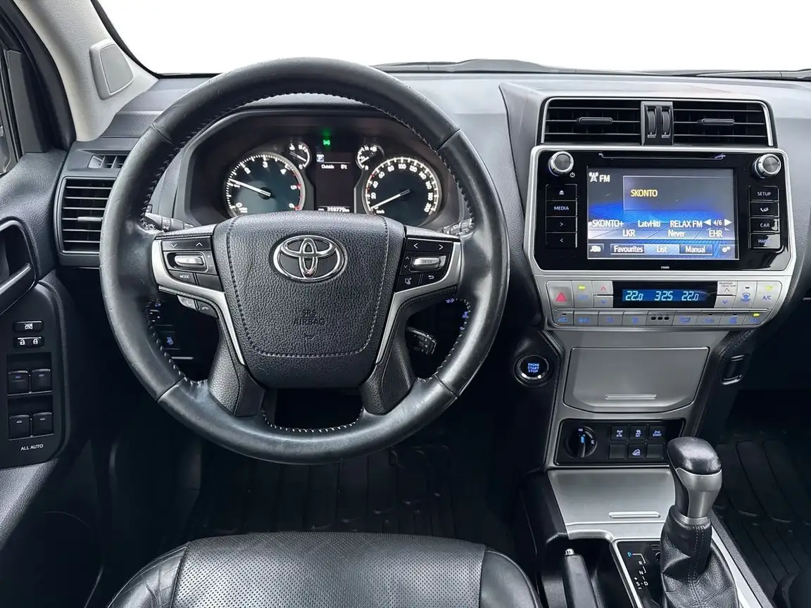 TOYOTA LAND CRUISER