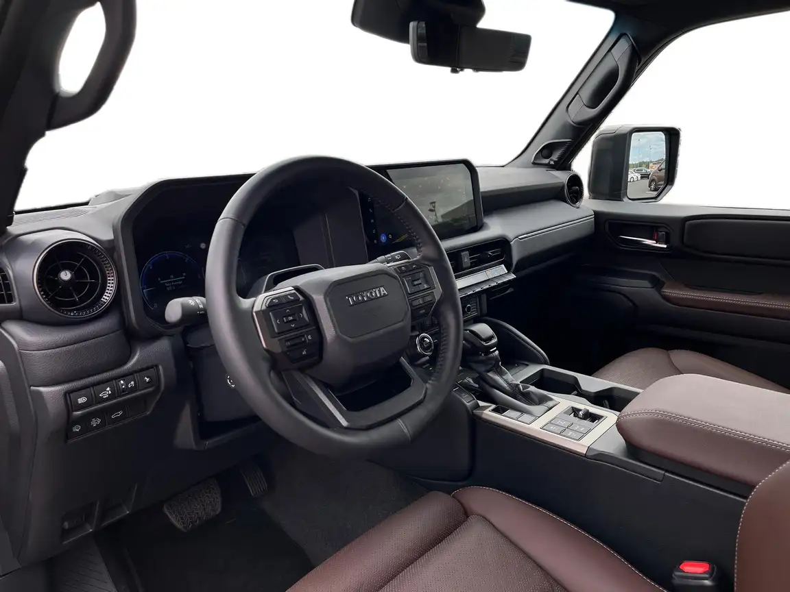 TOYOTA LAND CRUISER