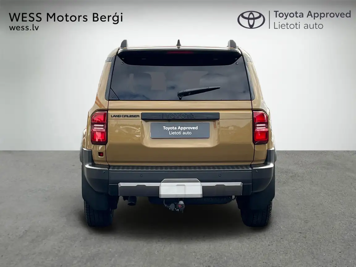 TOYOTA LAND CRUISER