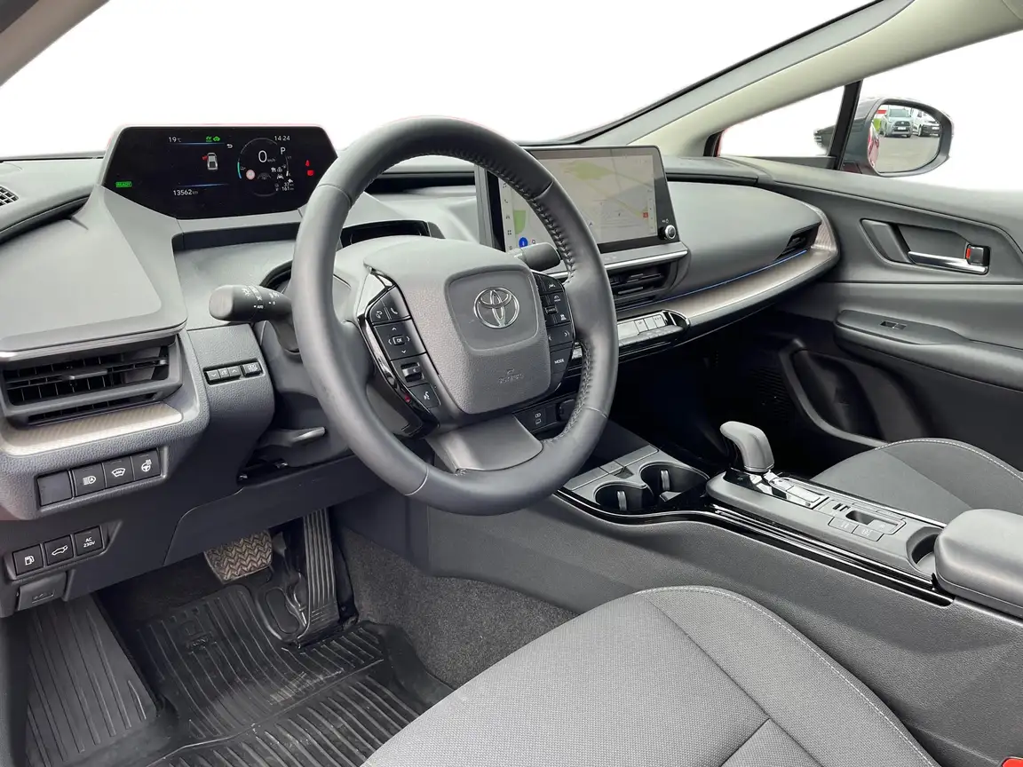 TOYOTA PRIUS