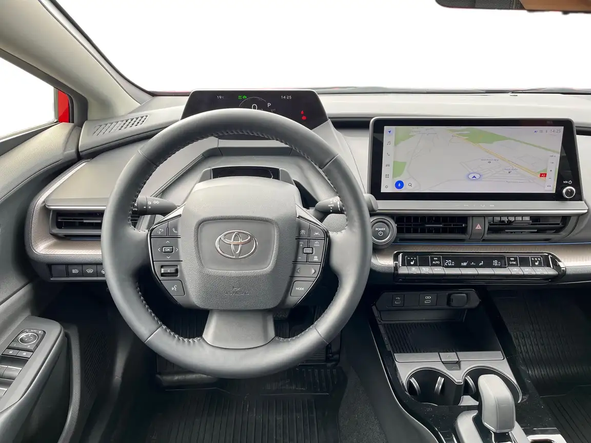 TOYOTA PRIUS