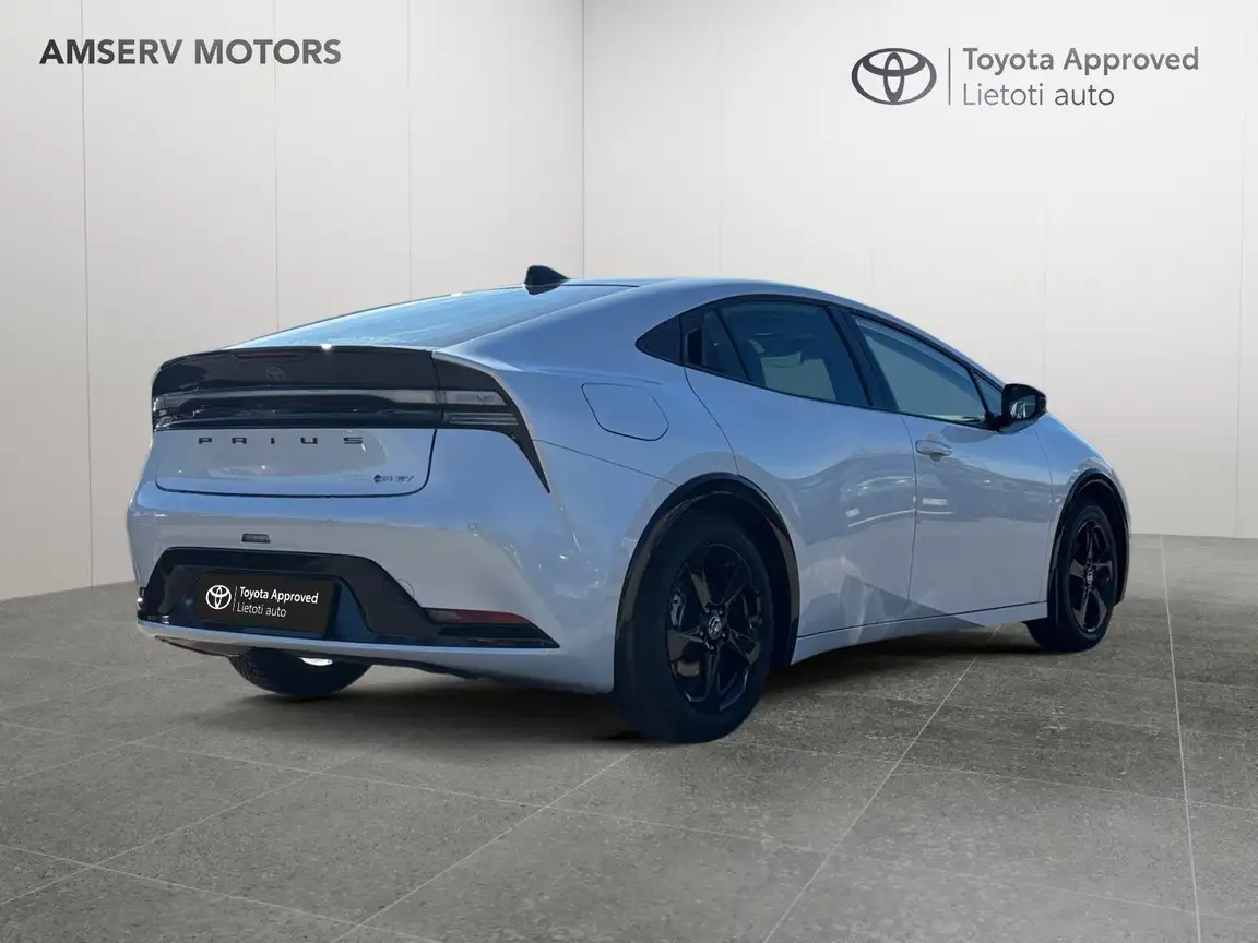 TOYOTA PRIUS