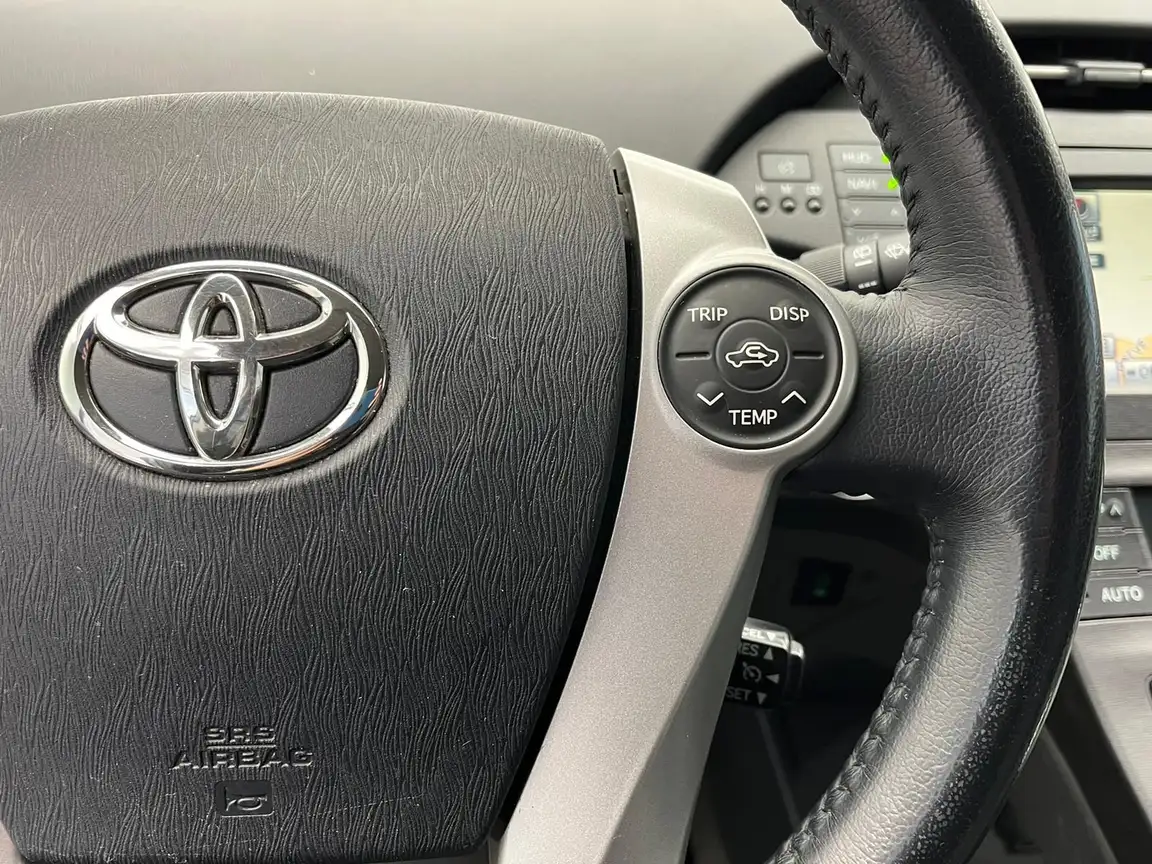 TOYOTA PRIUS