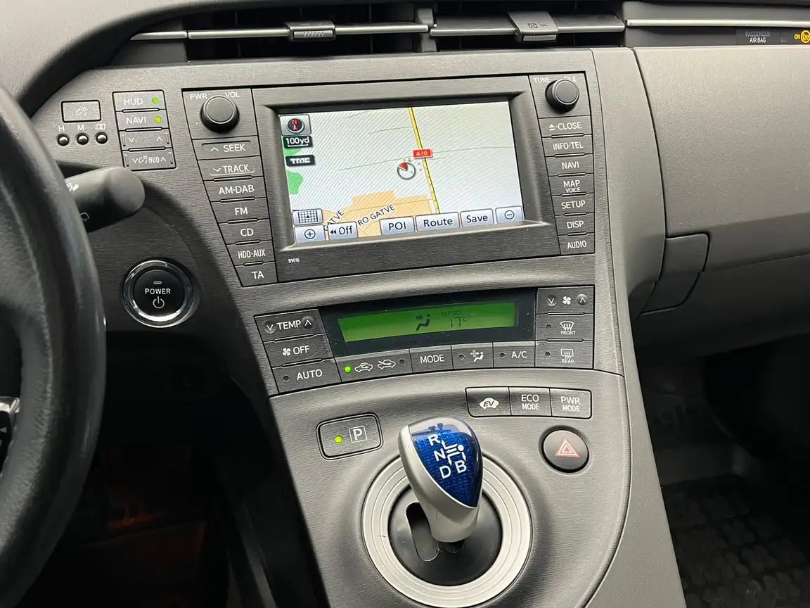 TOYOTA PRIUS