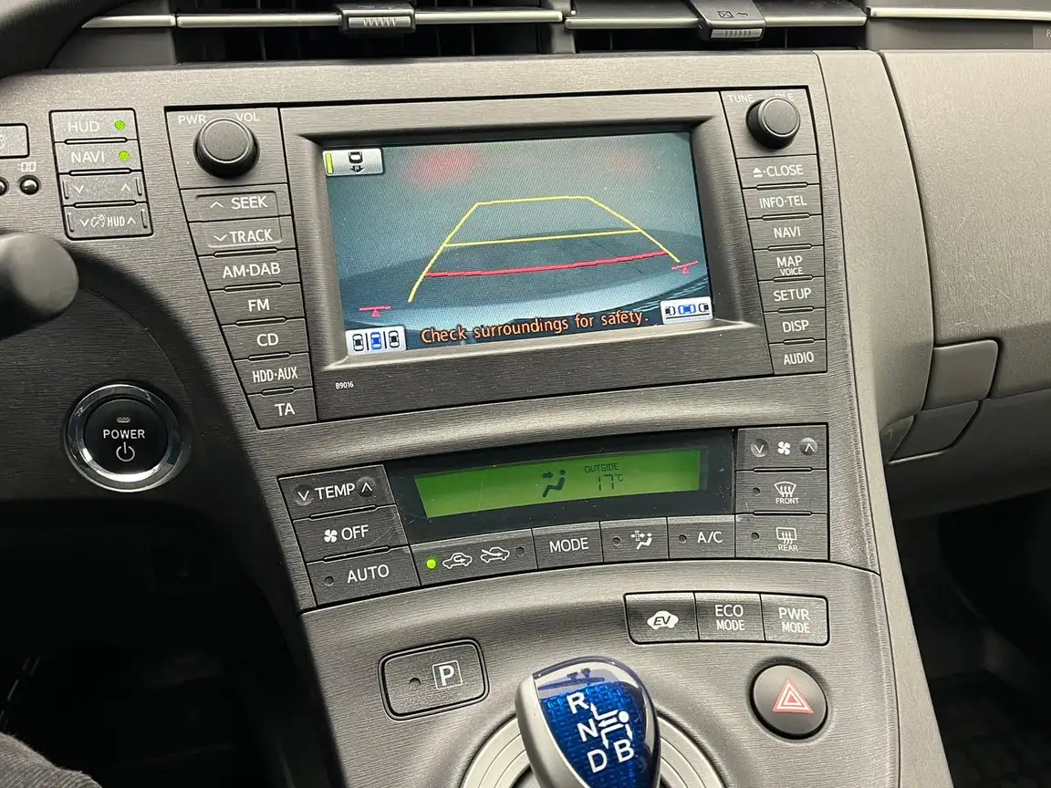 TOYOTA PRIUS