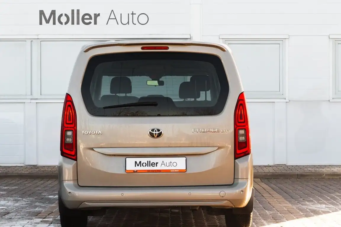 TOYOTA PROACE