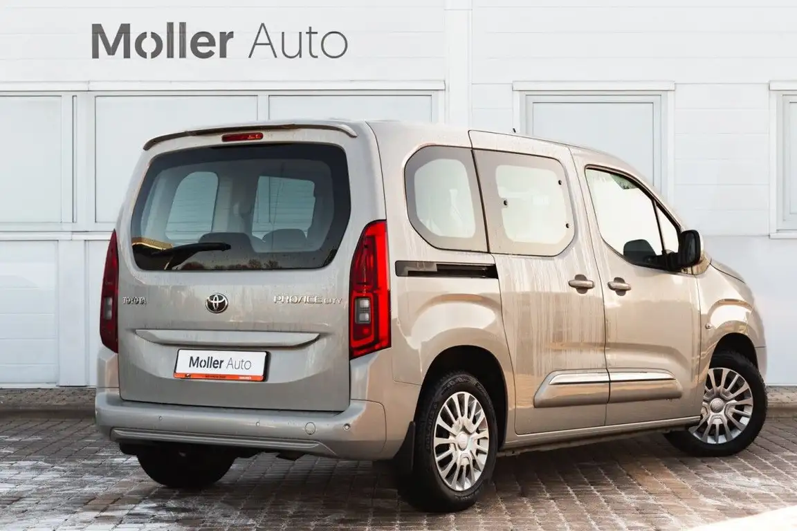 TOYOTA PROACE