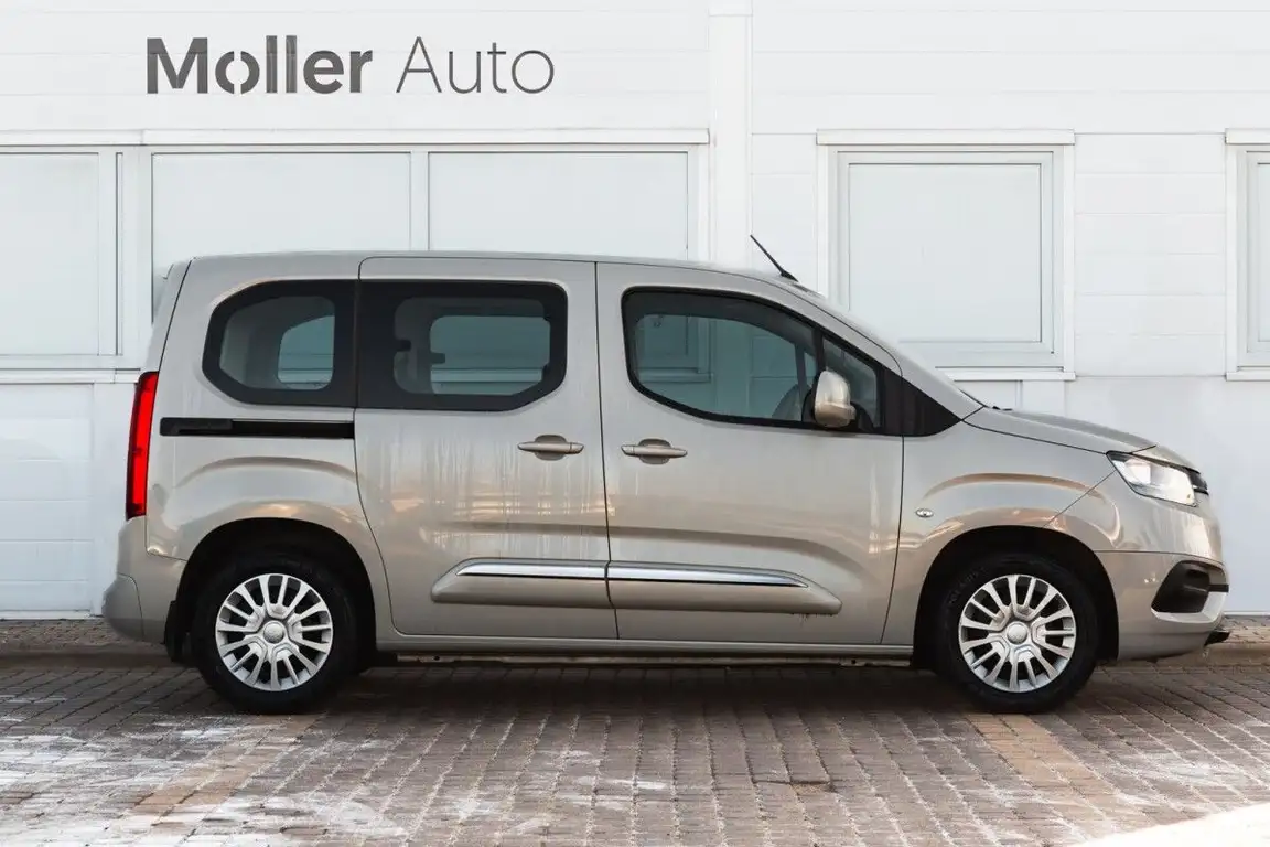 TOYOTA PROACE