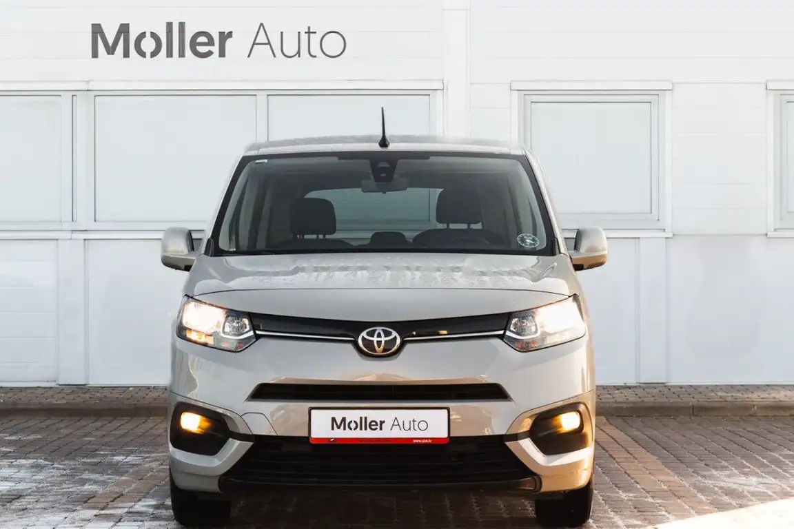 TOYOTA PROACE