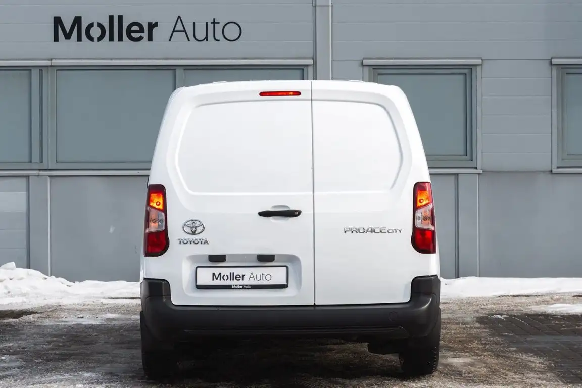 TOYOTA PROACE
