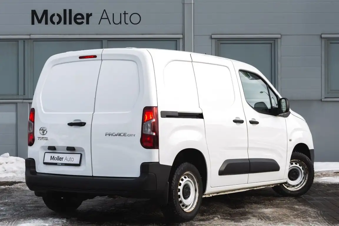 TOYOTA PROACE