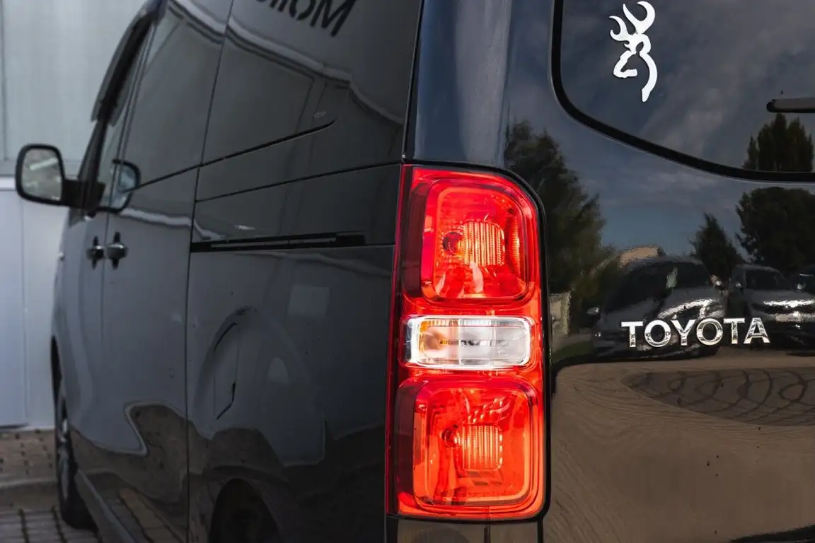 TOYOTA PROACE