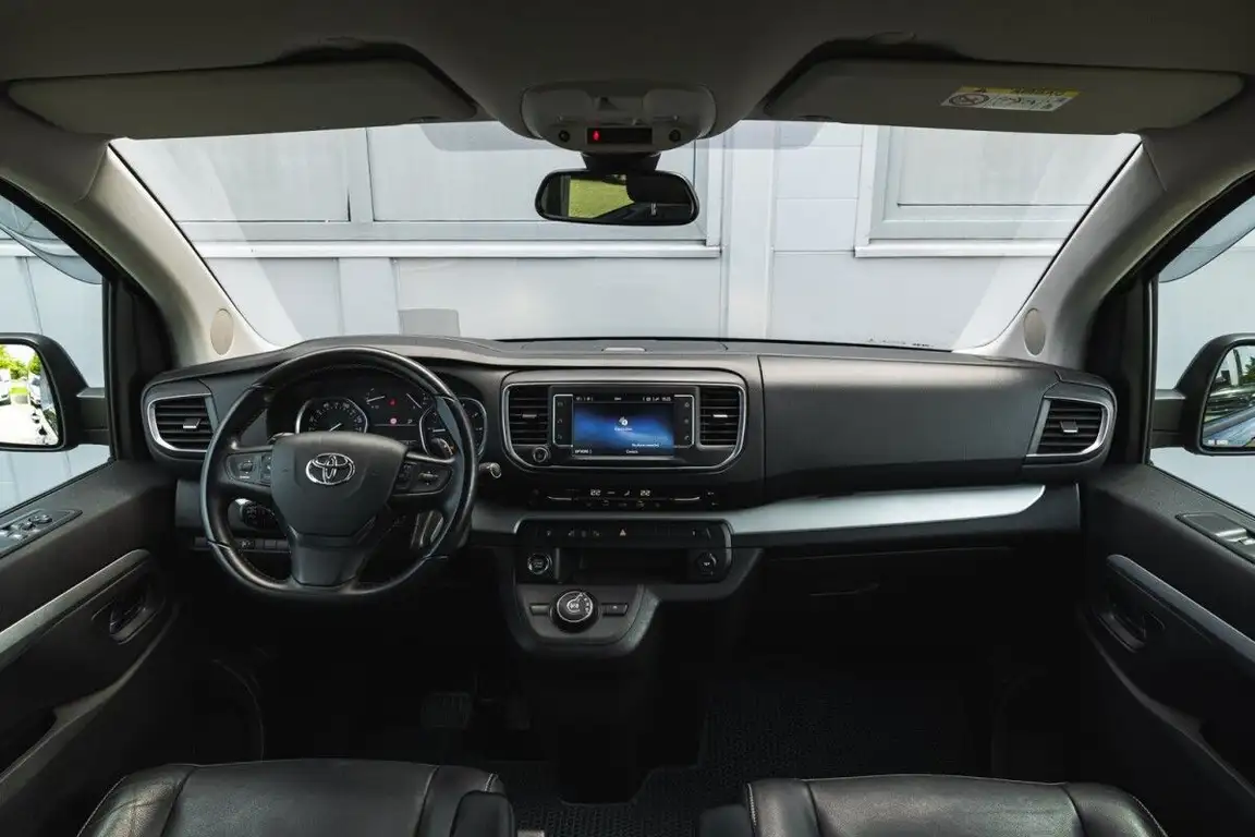 TOYOTA PROACE