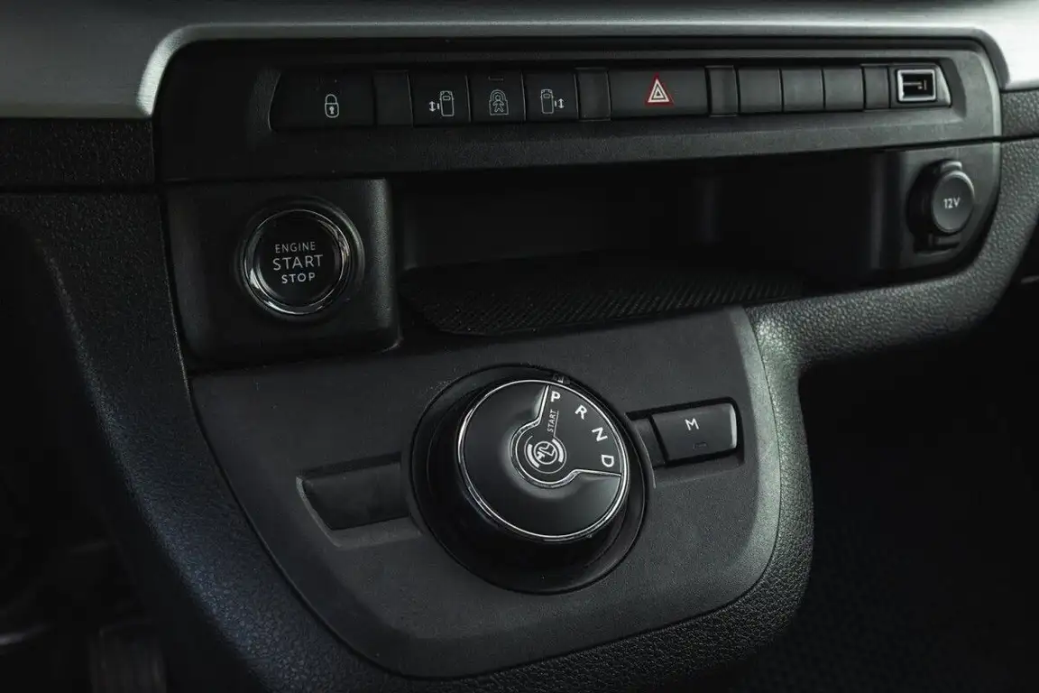 TOYOTA PROACE