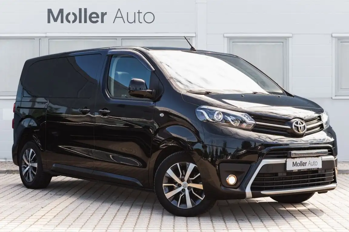 TOYOTA PROACE