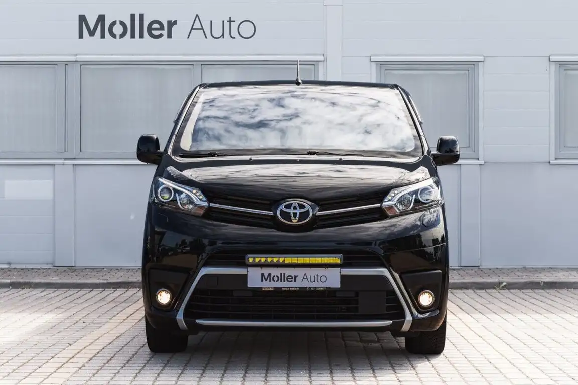 TOYOTA PROACE