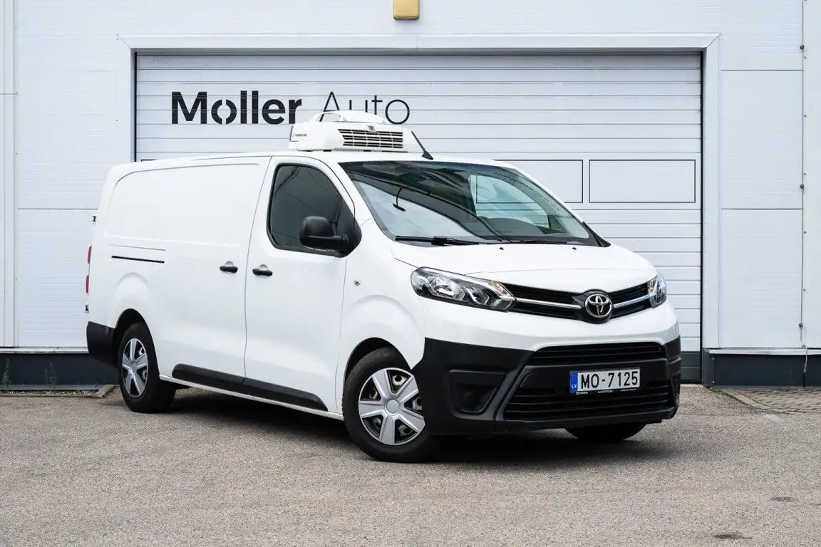 TOYOTA PROACE
