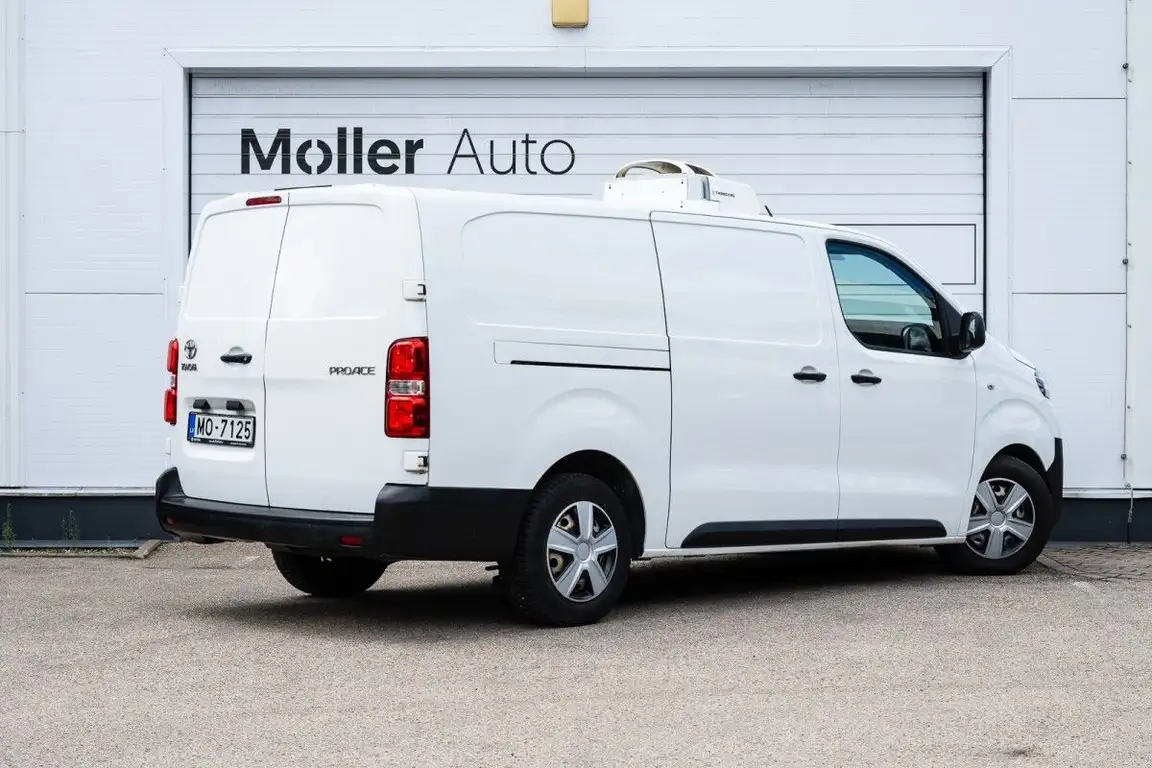TOYOTA PROACE