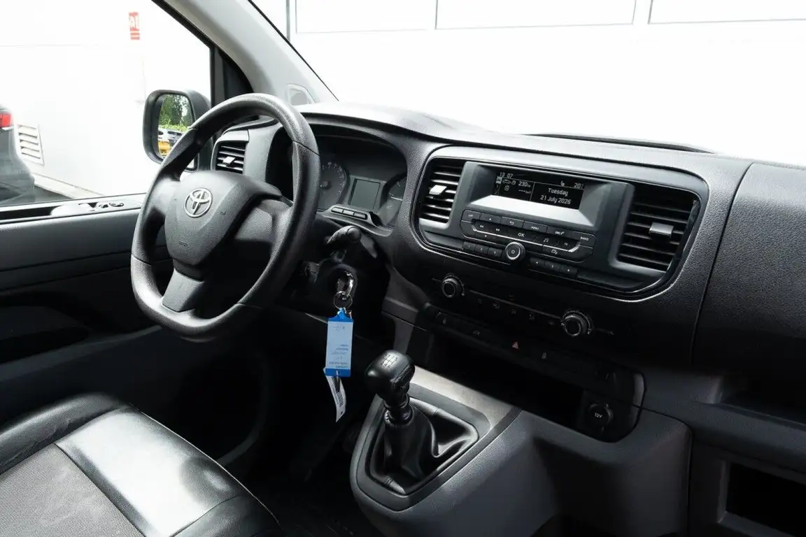 TOYOTA PROACE