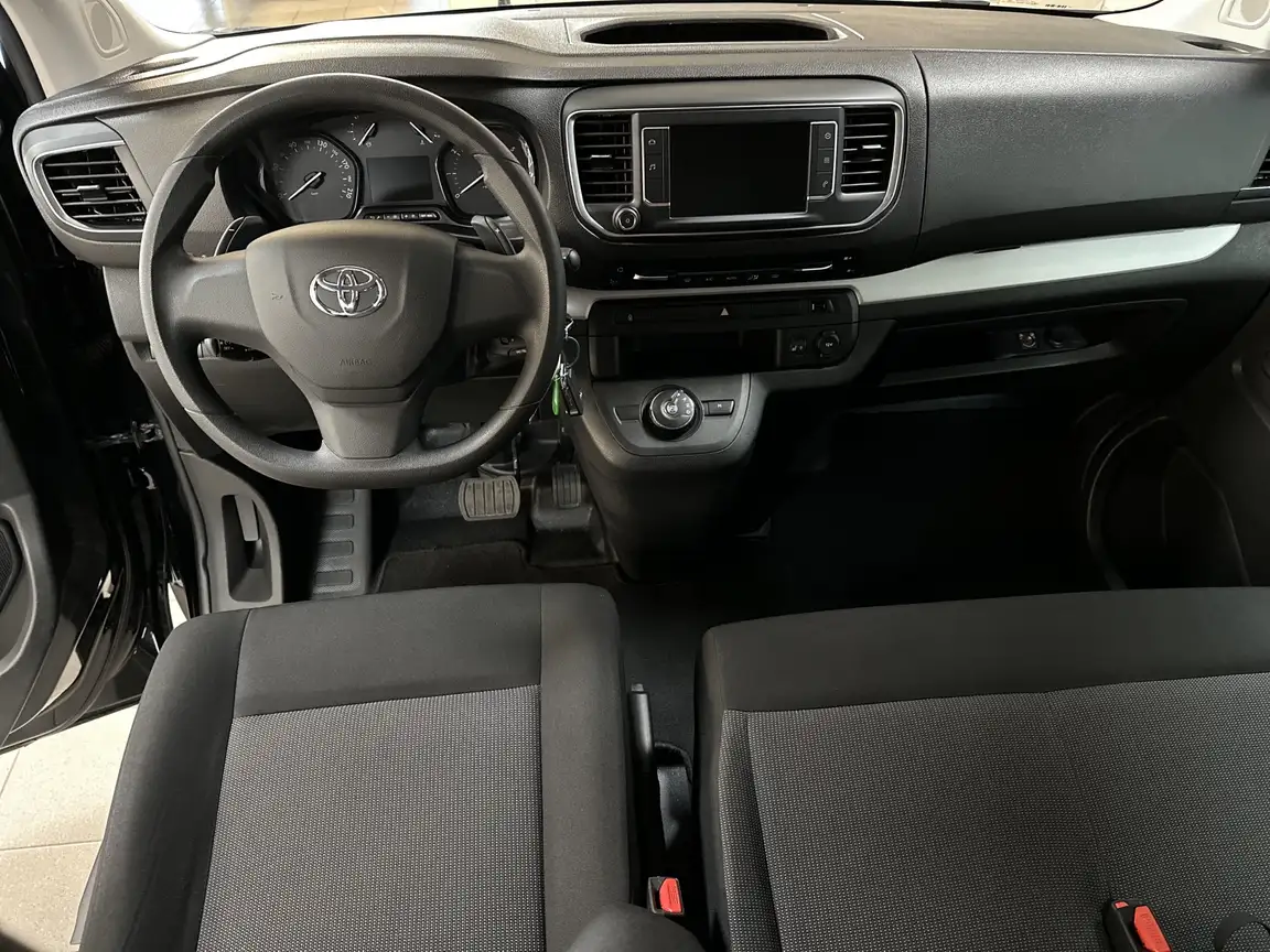TOYOTA PROACE