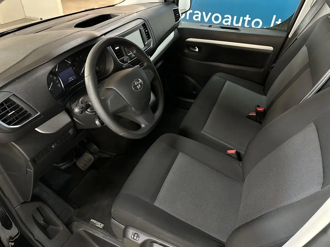 TOYOTA PROACE